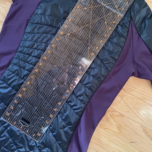 IBEX WOOL AIRE Merino Black and Purple Puffer Jacket - Picture 5 of 10